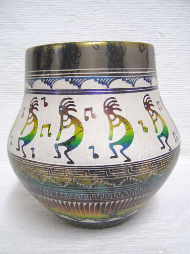 NNative American Navajo Fine Etched Horsehair Pot with Kokopelli