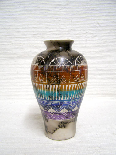 NNative American Navajo Fine Etched Horsehair Urn