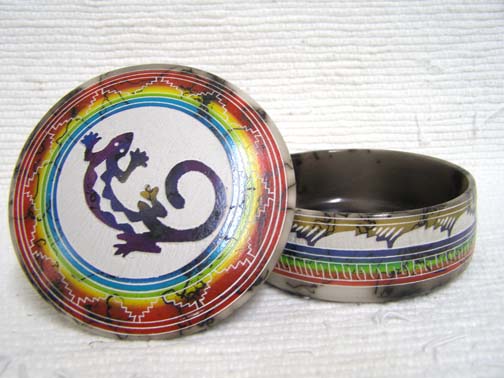 Native American Navajo Made Ceramic Fine Etched Horsehair Medium Jewelry Box by Velcita Whitegoat